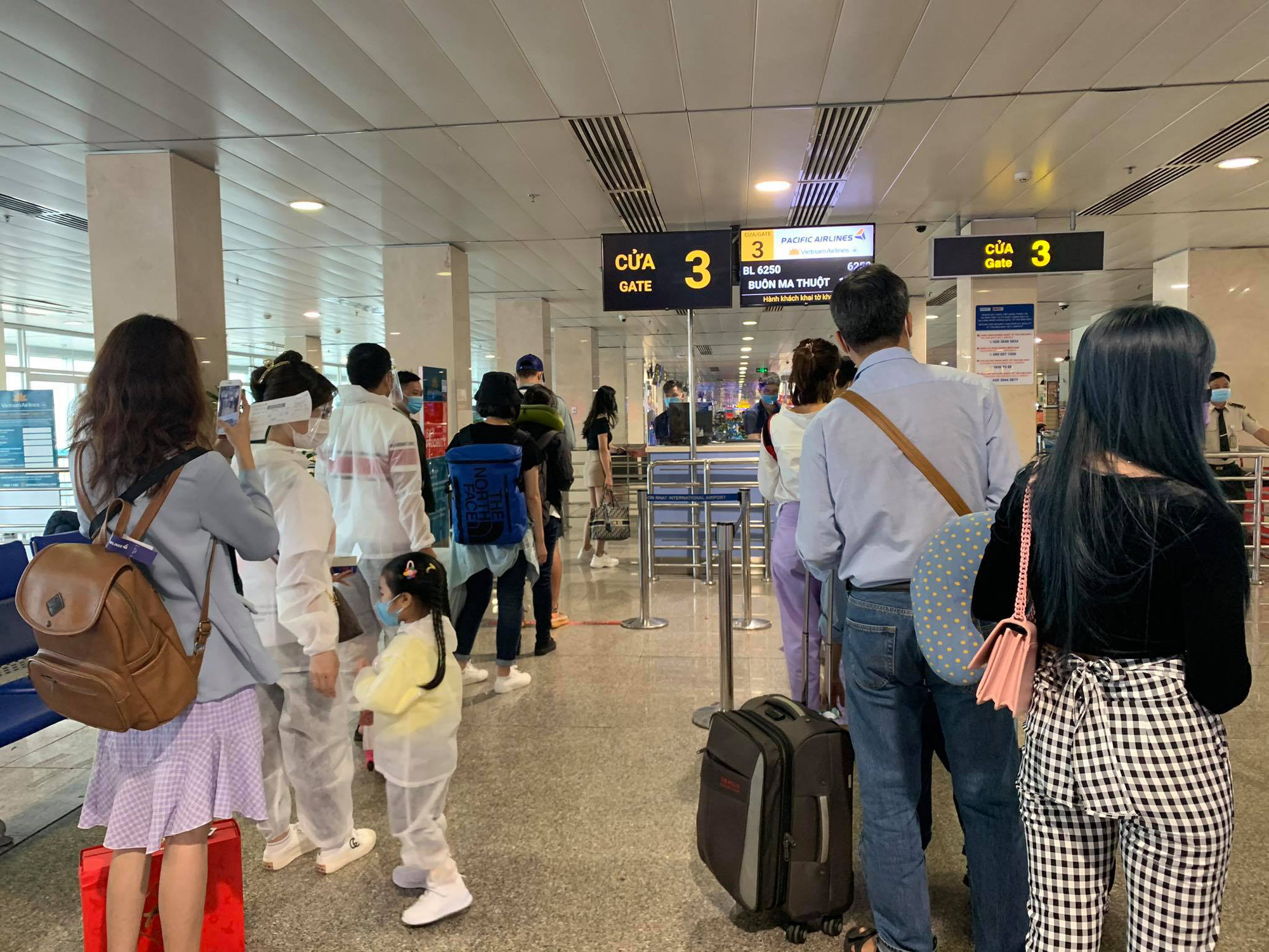 TP HCM cách ly tập trung 155 người từ tỉnh khác tới để phòng dịch