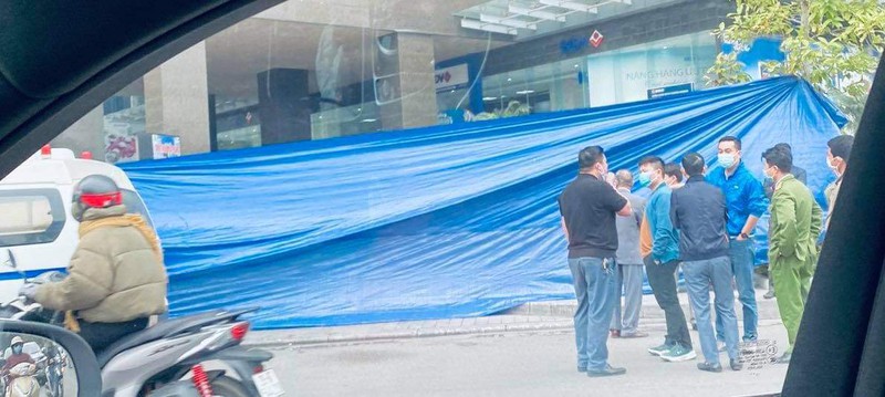 Hà Nội Nam thanh niên rơi từ tầng 18 chung cư Golden Place xuống đất, nạn nhân tử vong tại chỗ