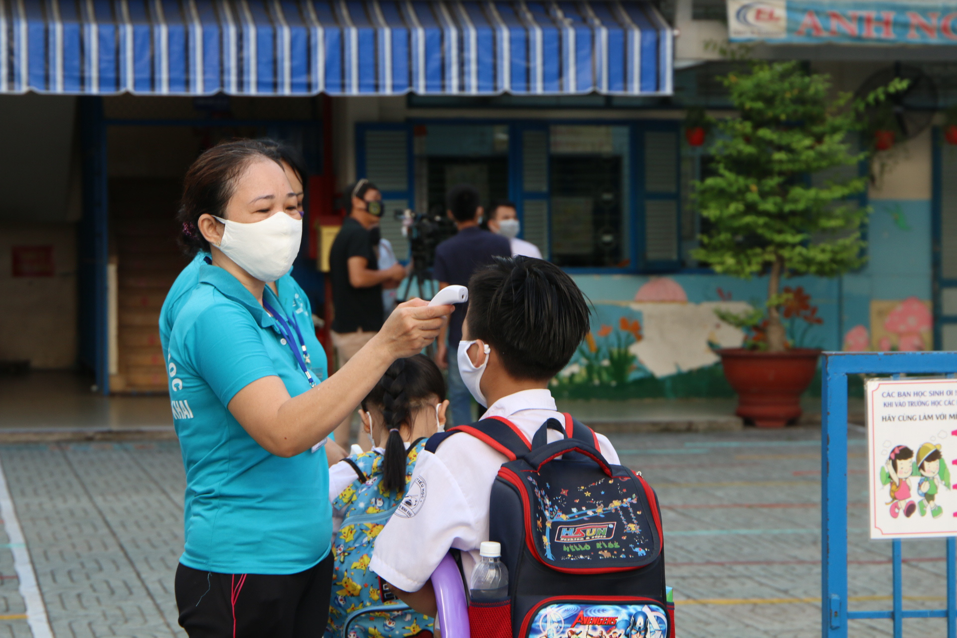 Thành phố HCM ra thông báo học sinh, sinh viên đi học trở lại từ 13