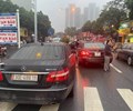 Hà Nội Công an vào cuộc xác minh vụ hai ô tô Mercedes Benz cùng biển số 