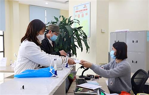 Hà Nội chi trả lương hưu, trợ cấp BHXH tháng 3 và 4-2021 cho người dân từ ngày 43