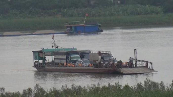 Hà Nội thí điểm mô hình trục vớt, cứu hộ, cứu nạn trên sông Hồng