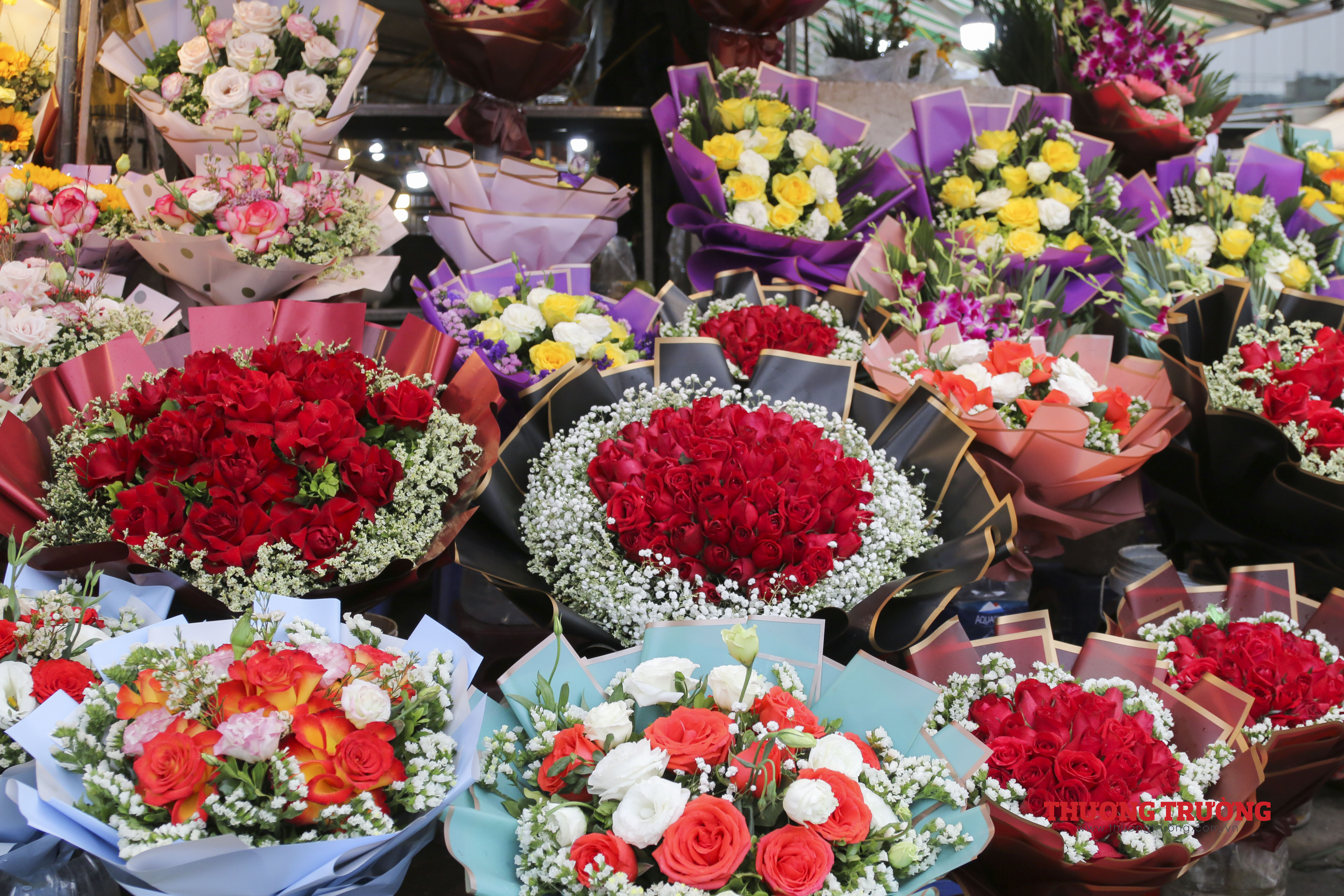 Hoa tươi tăng giá mạnh trước ngày 83