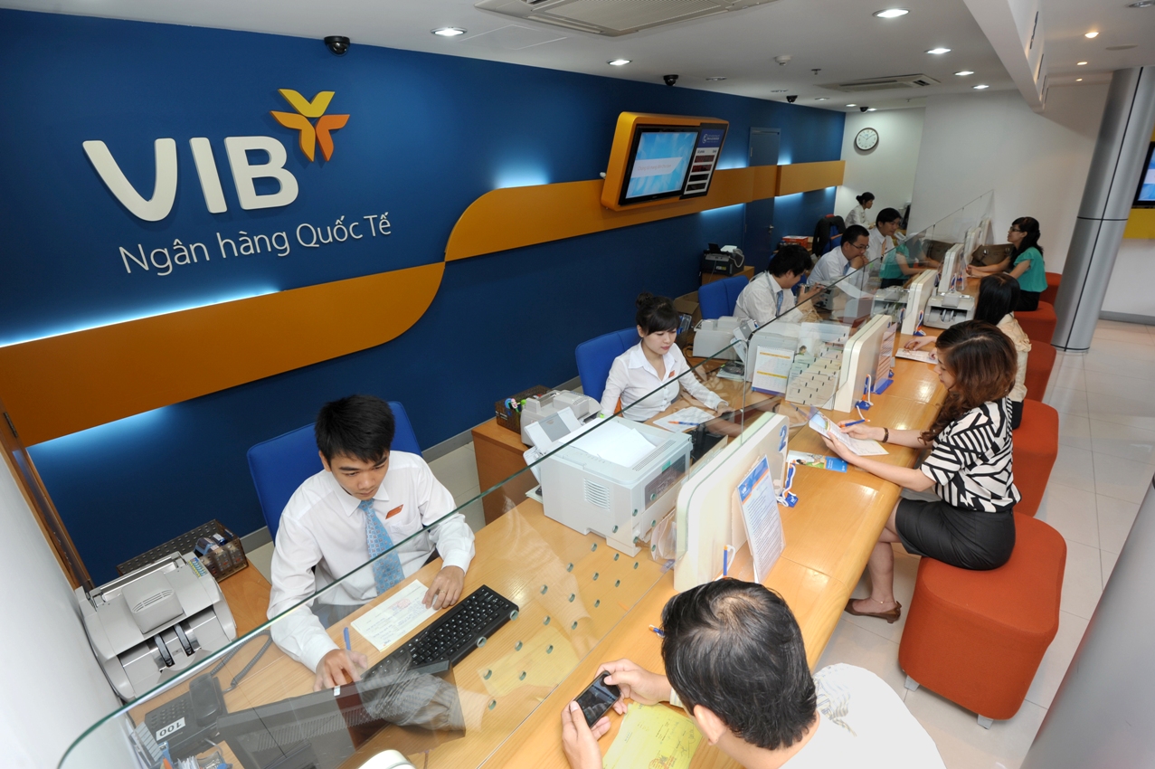 Bà Ngô Minh Hiền đã mua 956.400 cổ phiếu VIB