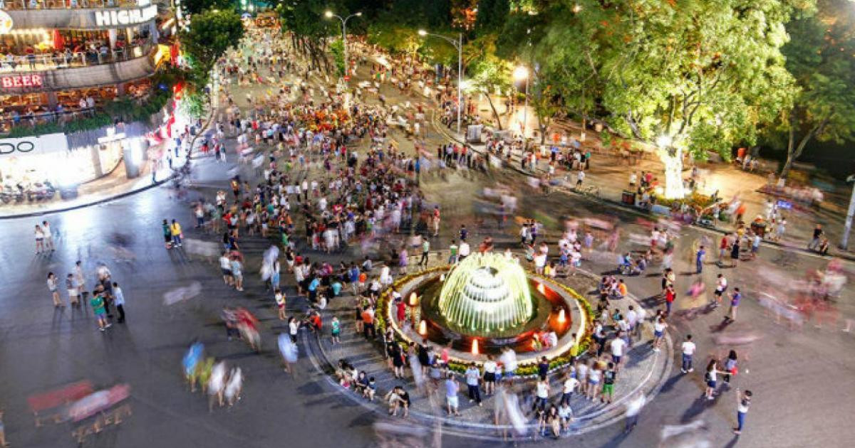 Hà Nội mở lại phố đi bộ Hồ Gươm từ ngày 123