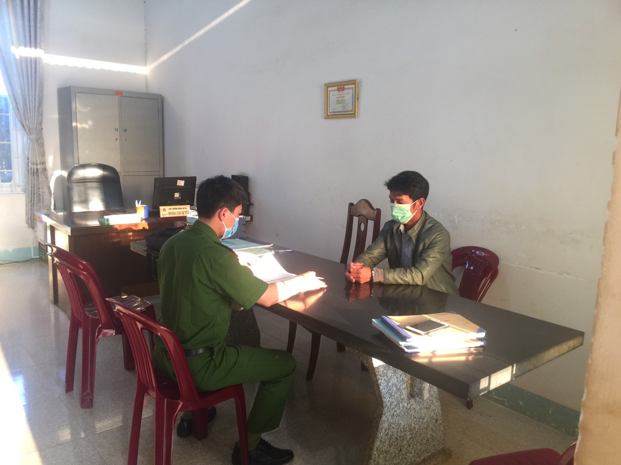 Bị bắt vì dùng vàng giả đi cầm cố 