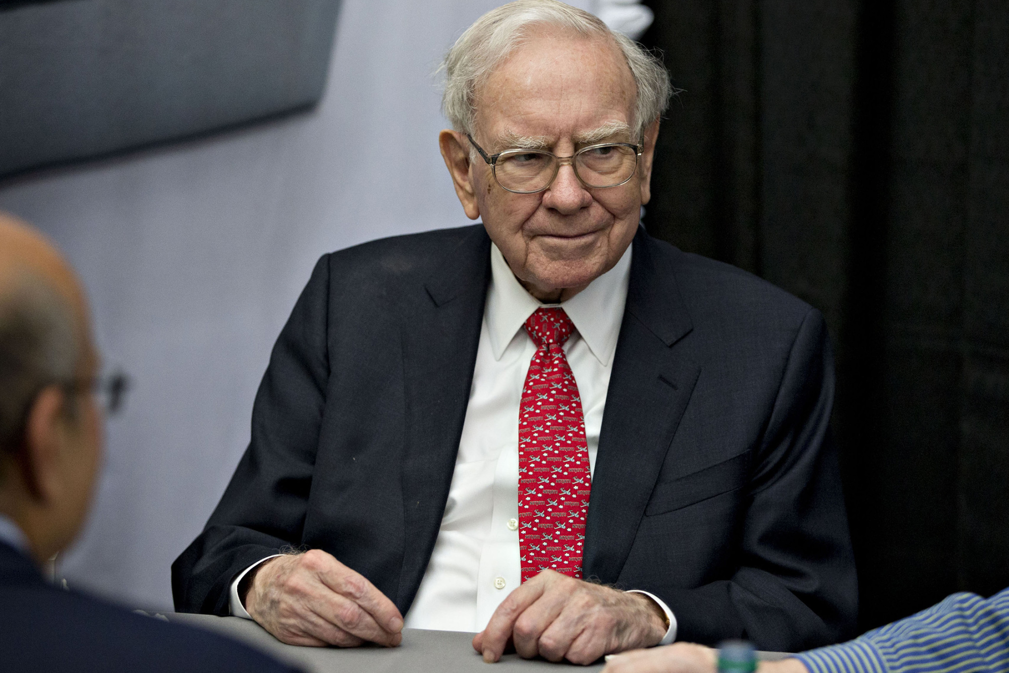 Giá trị tài sản của Warren Buffett lần đầu vượt ngưỡng 100 tỷ USD