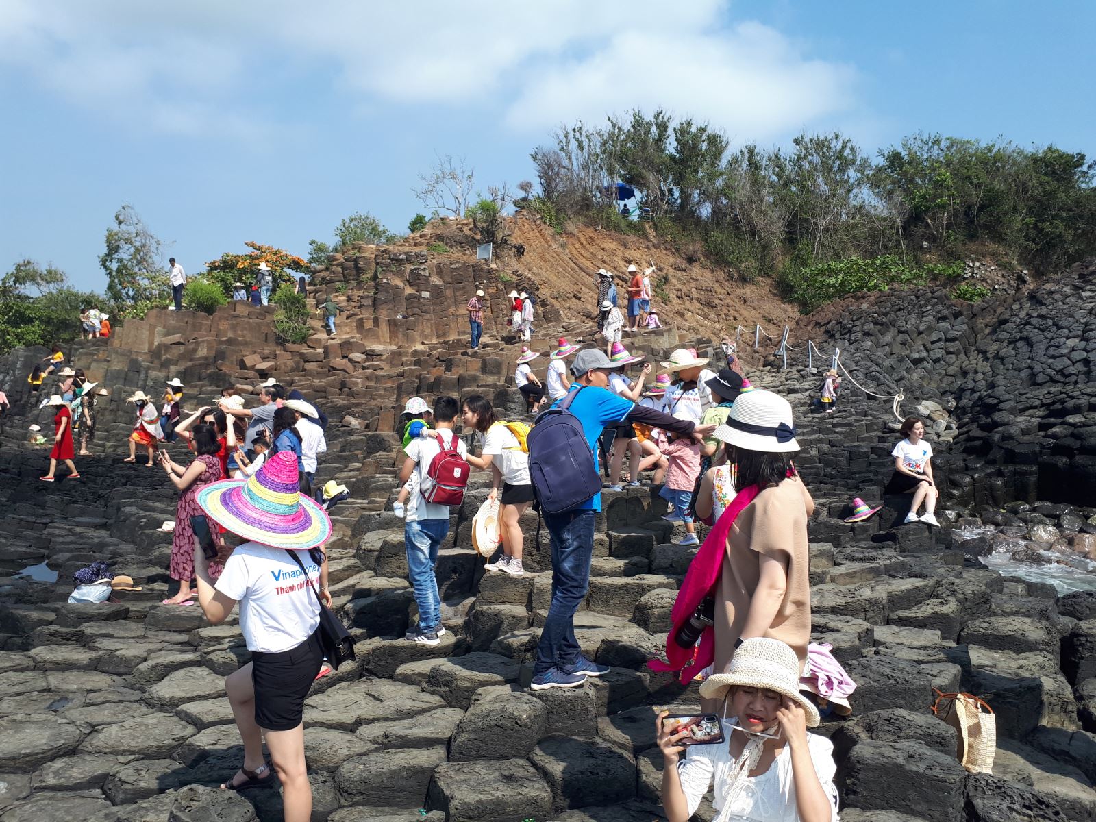 Khách đặt tour du lịch nội tăng trở lại