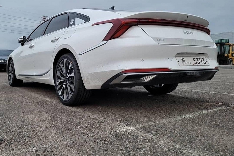 Ngắm hình ảnh “bằng xương bằng thịt” của Kia K8 2022 mới