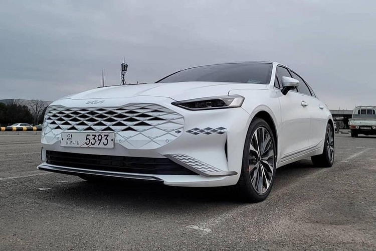 Ngắm hình ảnh “bằng xương bằng thịt” của Kia K8 2022 mới