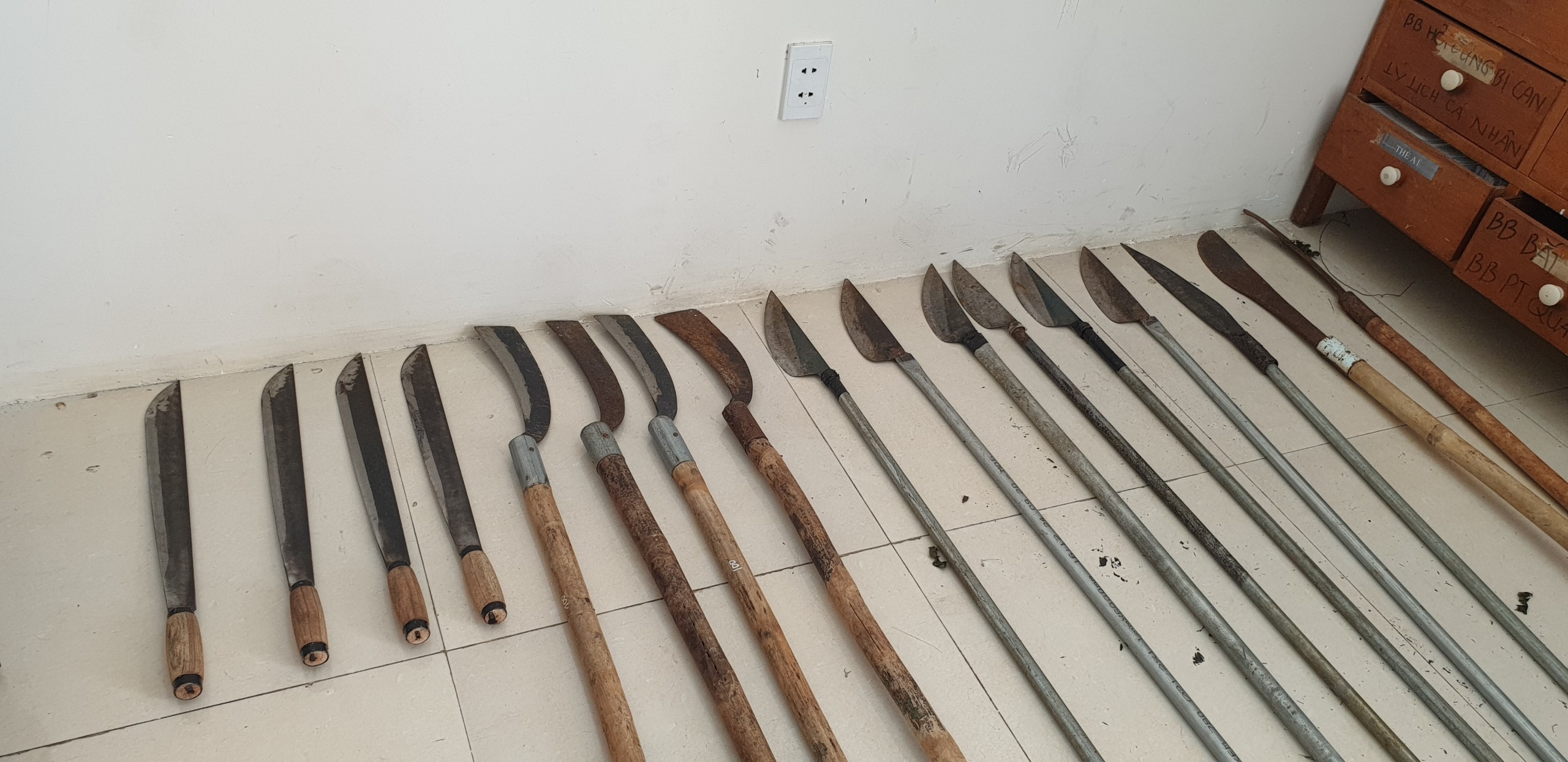 Lâm Đồng Ngăn chặn nhóm thanh niên mang hàng nóng đi giải quyết mâu thuẫn 