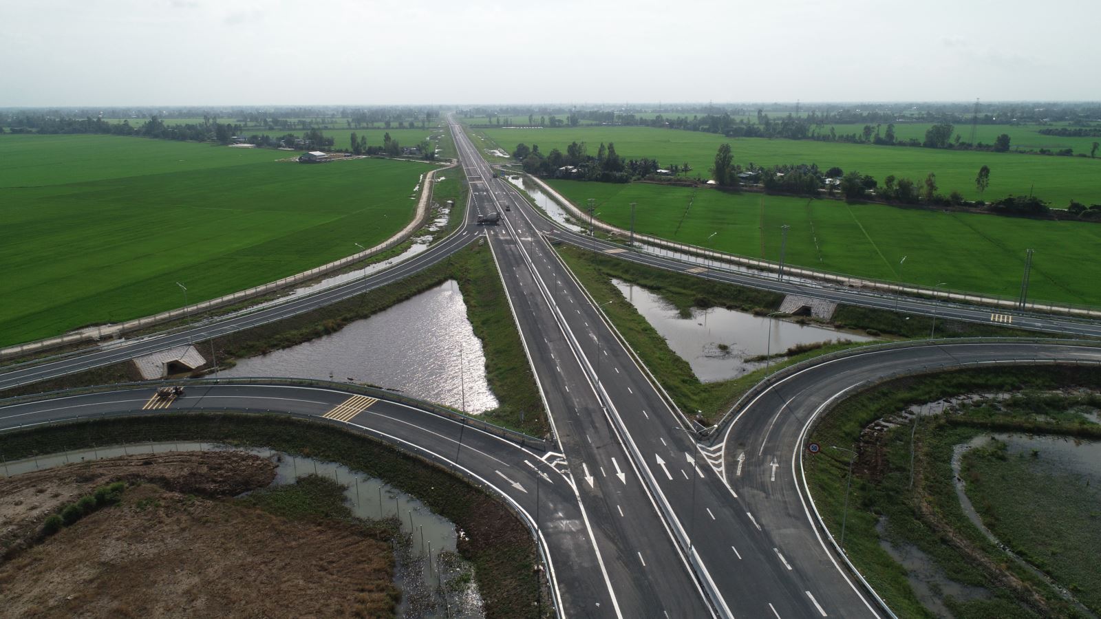 Đặt mục tiêu đến năm 2050, cả nước có hơn 9.000 km đường cao tốc