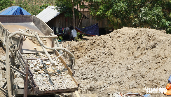 Gia Lai Triệt phá 2 bãi khai thác vàng trái phép