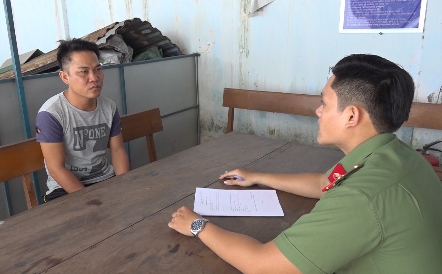 Khởi tố, bắt giam đối tượng tổ chức cho nhiều người nước ngoài xuất cảnh trái phép