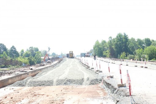 Quảng Nam Bàn giao mặt bằng 2 dự án giao thông trọng điểm