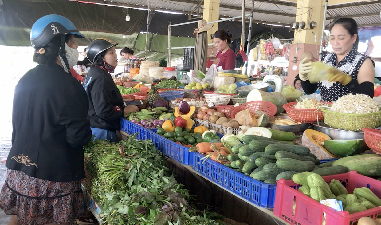 Giá thực phẩm ngày 243 Nhìn chung đi ngang, biến động nhẹ tại một số mặt hàng