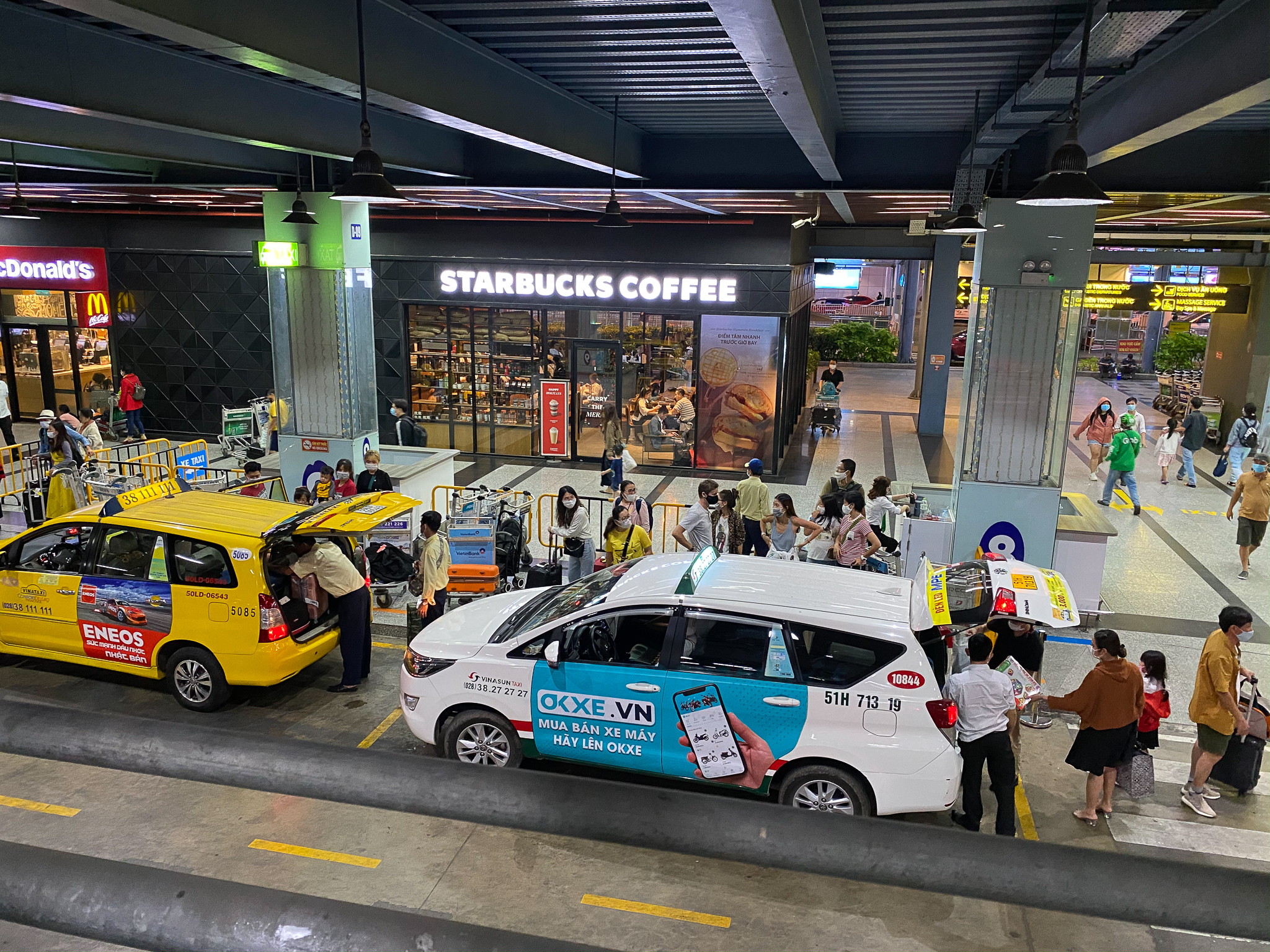 Sân bay Tân Sơn Nhất sẽ mở thêm làn riêng cho xe công nghệ đón khách