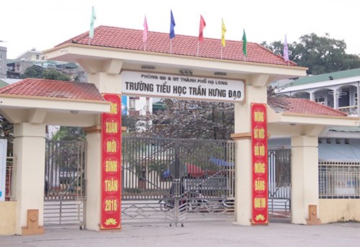 Quảng Ninh cho một trường tiểu học nghỉ do có học sinh cùng chuyến bay với 2 ca COVID-19