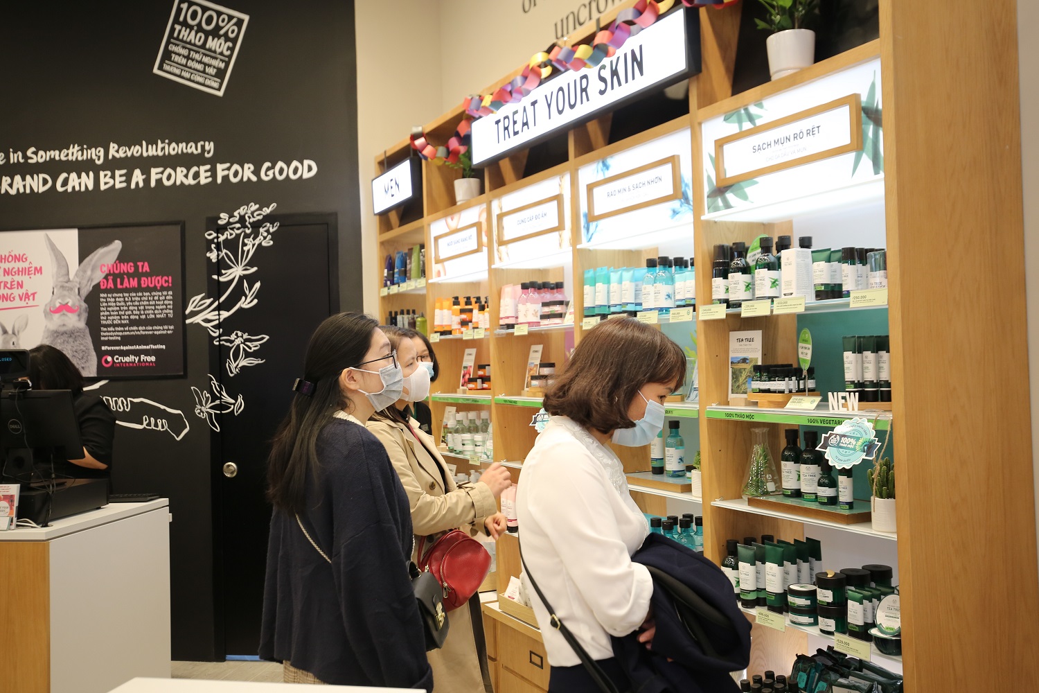 Bán lẻ đổ xô vào trung tâm thương mại sau đại dịch 