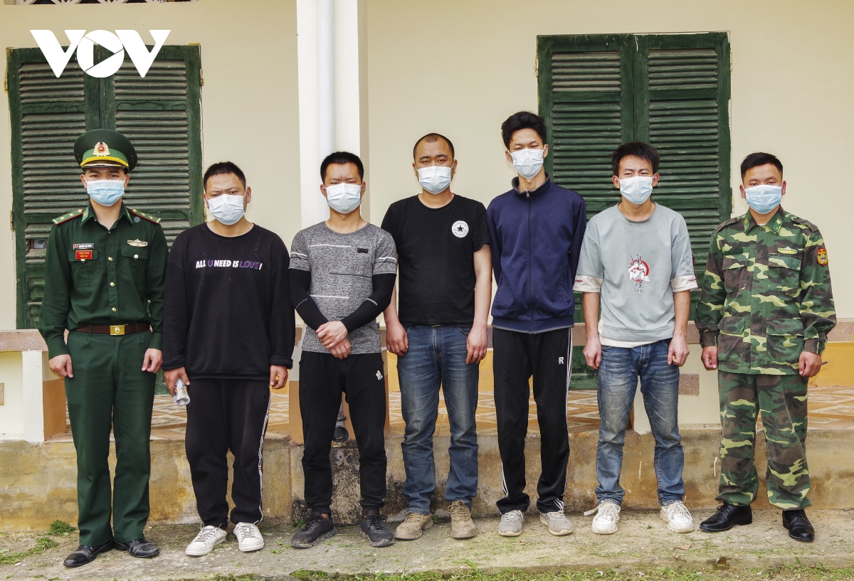 Bắt giữ 4 đối tượng tổ chức đưa người nước ngoài xuất cảnh trái phép tại 