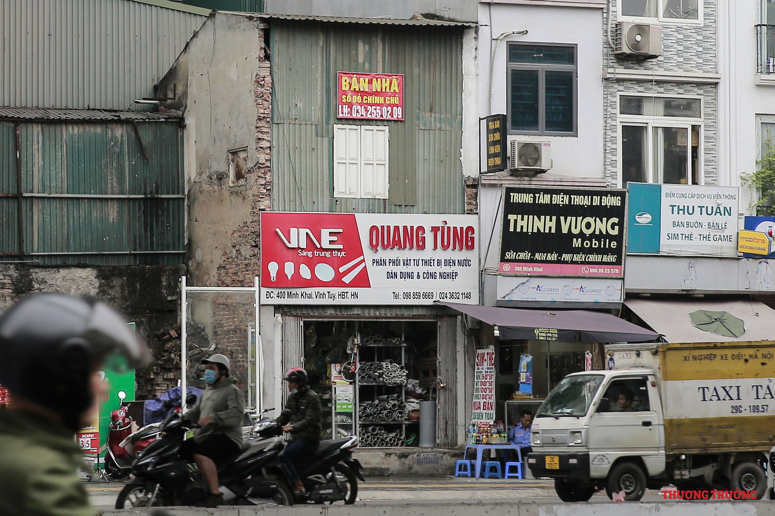 Những căn nhà siêu méo siêu mỏng trên đường Vành đai 2