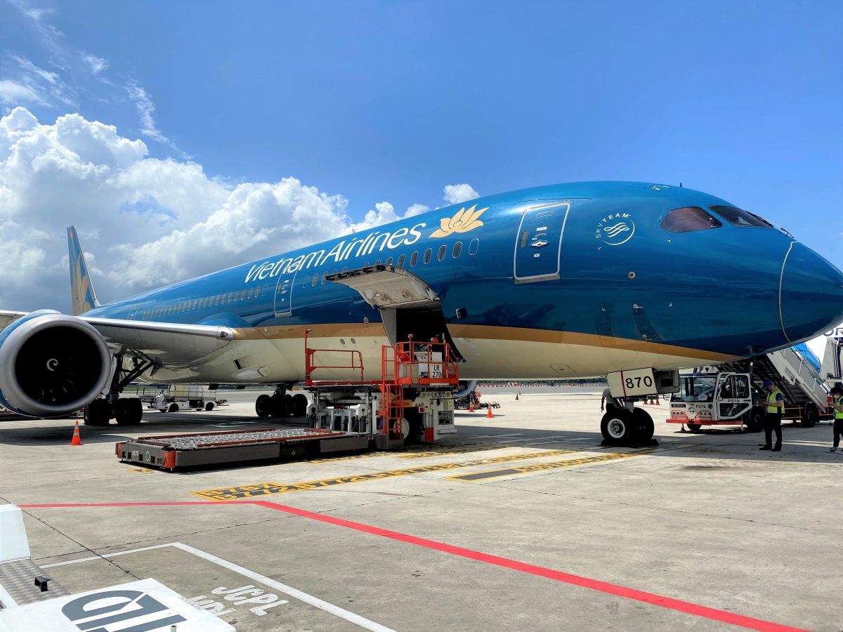 Vietnam Airlines tái đề xuất áp giá sàn vé máy bay