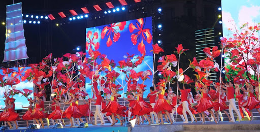 Hải Phòng bắn pháo hoa khai mạc Lễ hội Hoa phượng đỏ 2021