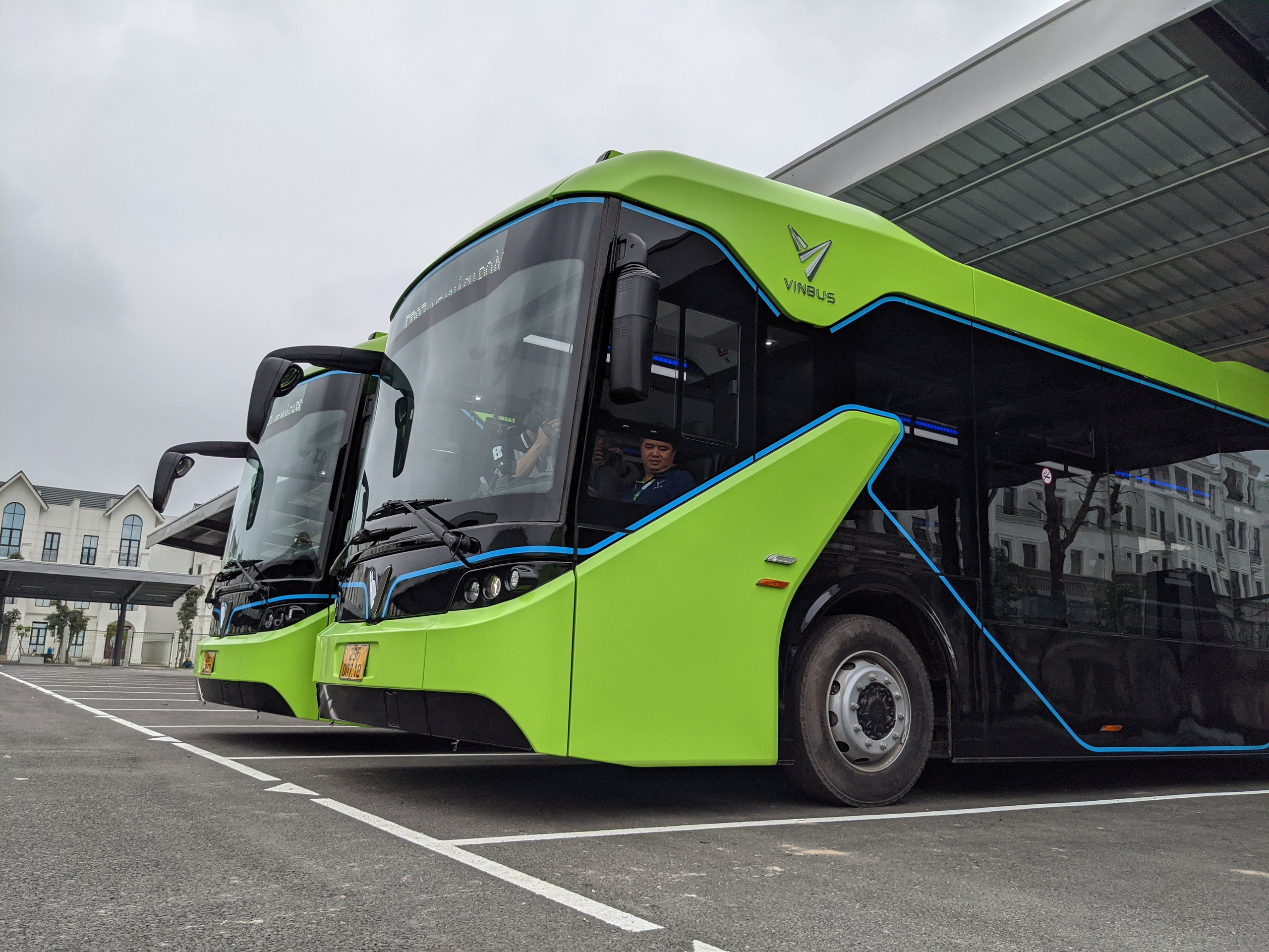  Những chuyễn xe bus điện đầu tiên lăn bánh tại Hà Nội