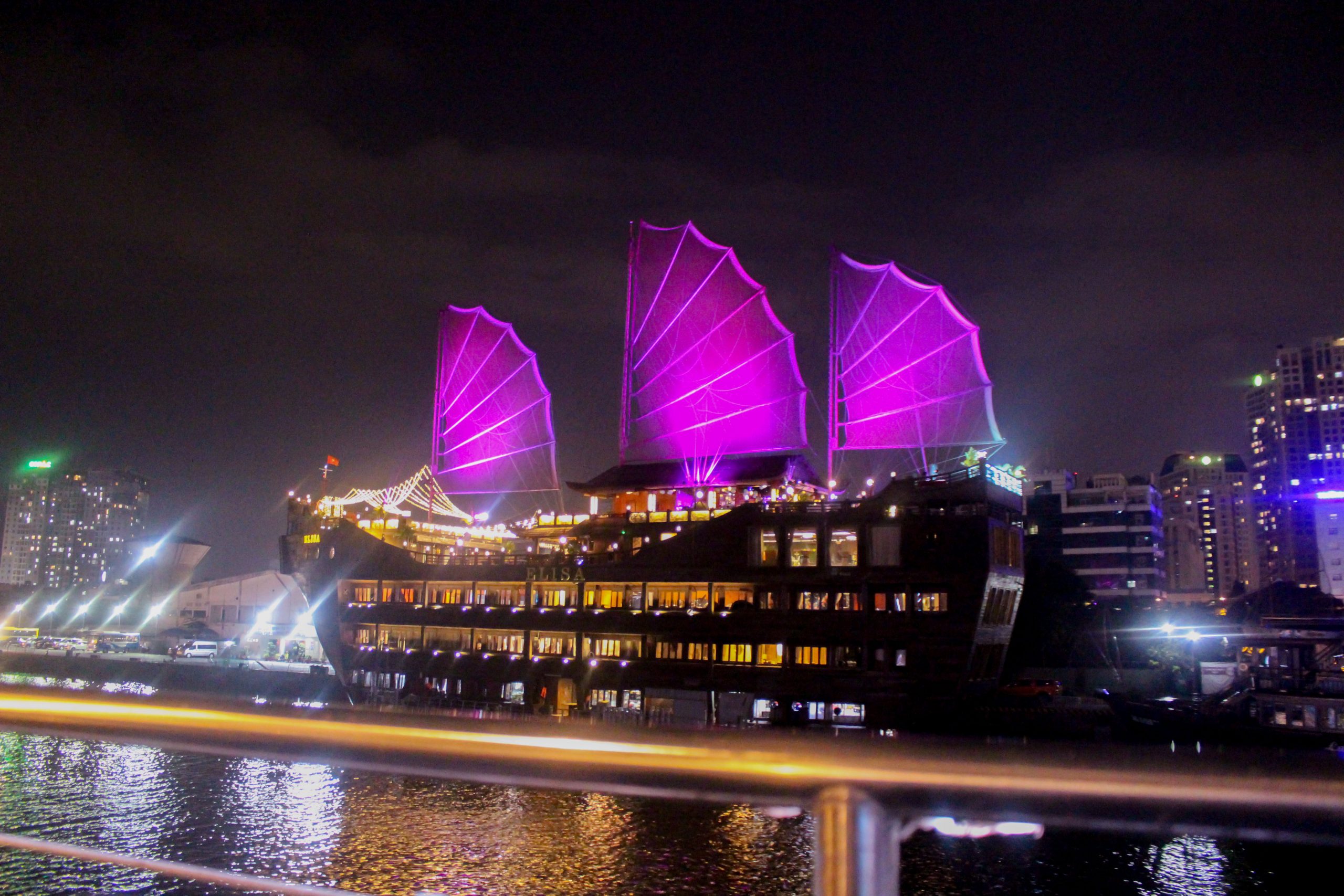 TP HCM yêu cầu di dời tàu hàng Elisa khỏi bến Bạch Đằng