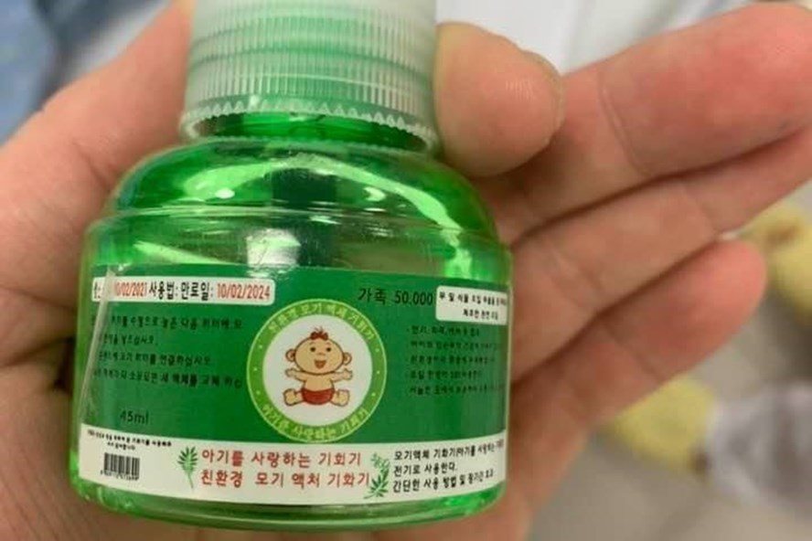 Dùng tinh dầu đuổi muỗi, 4 người ngộ độc phải nhập viện