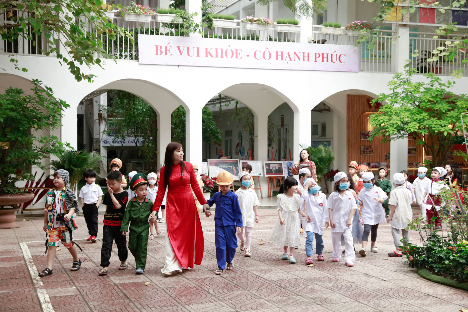 Thẩm định công nhận lại ba trường mầm non chất lượng cao tại Hà Nội