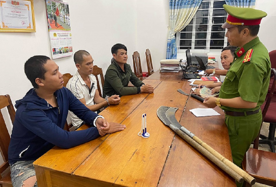 Đắk Lắk Bắt nhóm đối tượng chặn đường xe tải cướp tài sản 