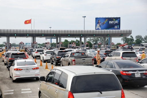 Xả trạm thu phí nếu ùn tắc kéo dài trong dịp nghỉ lễ