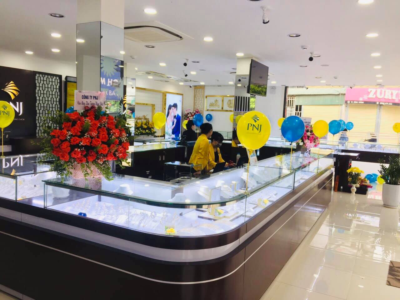 Quý I2021 PNJ đạt gần 7.200 tỷ đồng doanh thu, tăng 44% so với cùng kỳ năm ngoái