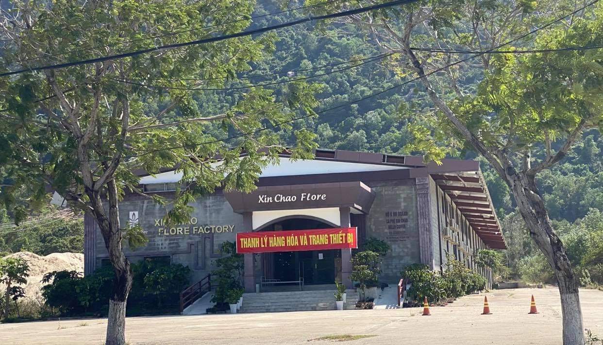 Khánh Hoà Tiến hành cưỡng chế, tháo dỡ các công trình xây dựng trái phép chuyên phục vụ khách Trung Quốc