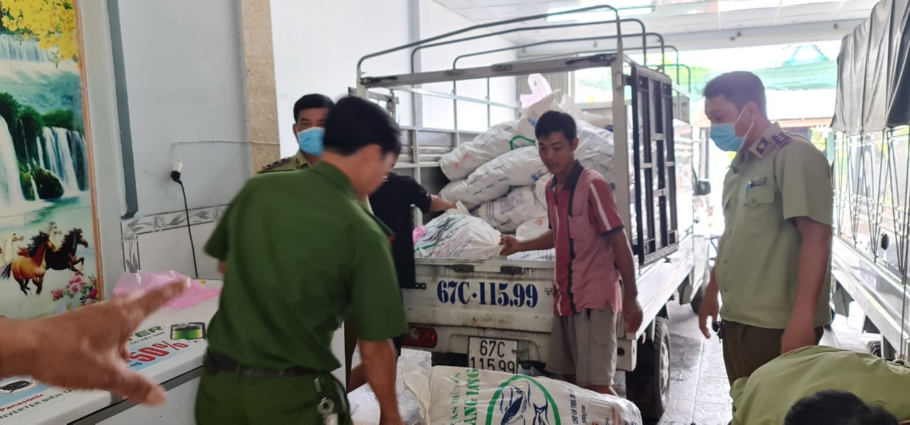 An Giang Phát hiện hơn 03 tấn thực phẩm chay không rõ nguồn gốc