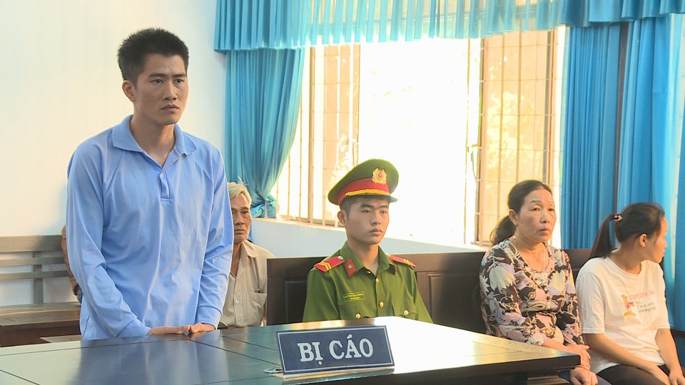 Đắk Lắk Xét xử nhóm đối tượng tàng trữ, lưu hành tiền giả