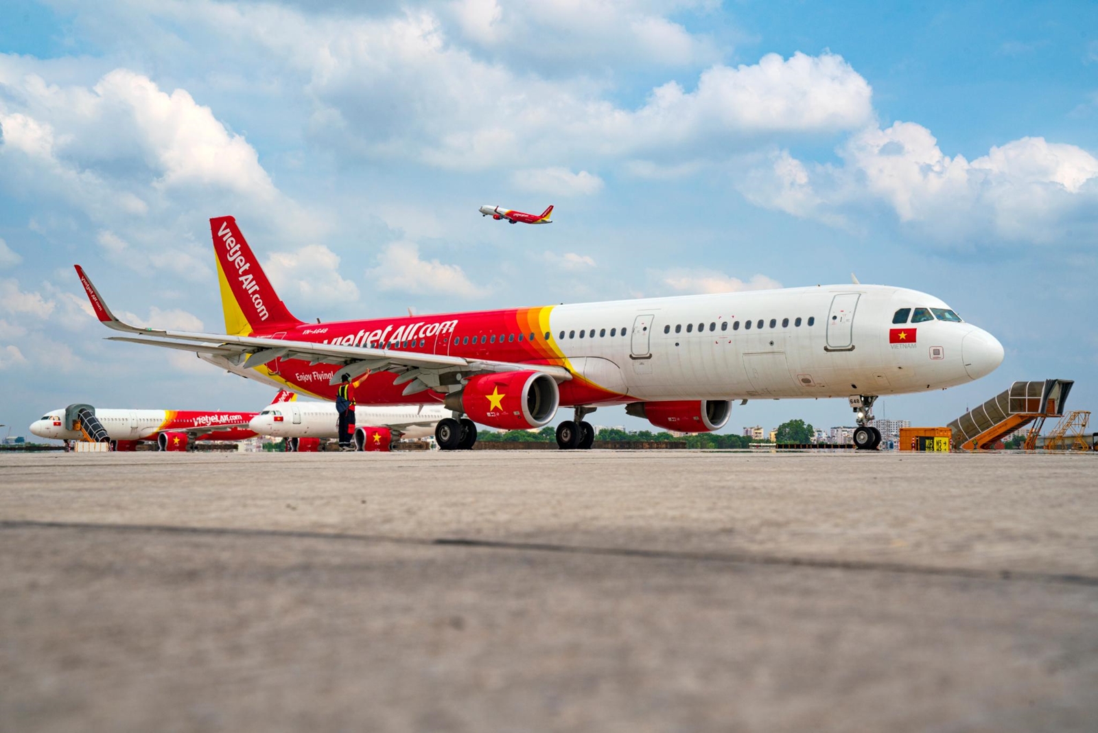 Hai lãnh đạo Vietjet đăng ký bán cổ phiếu VJC