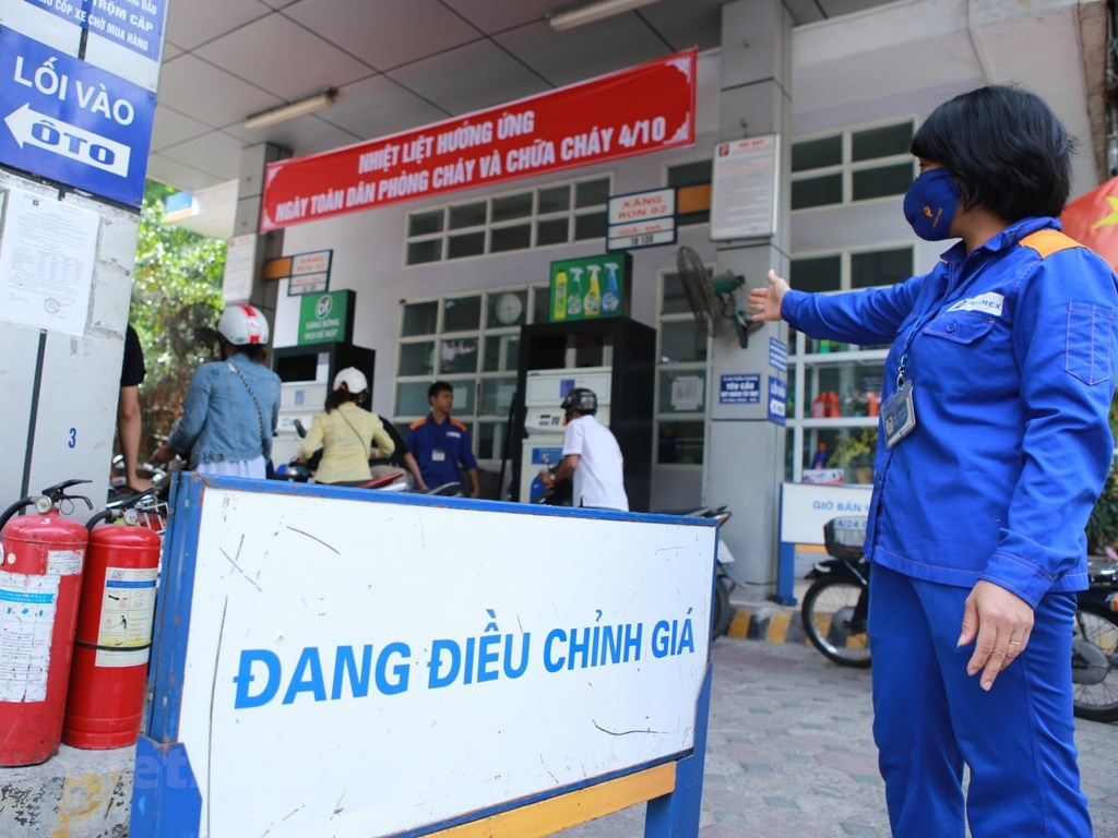 Dự báo giá xăng dầu sẽ tăng theo diễn biến giá thế giới