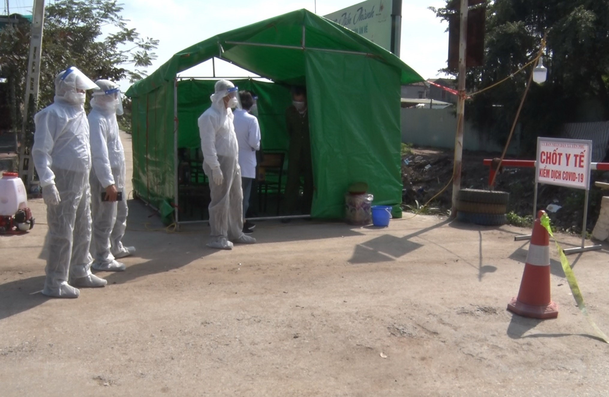 Hưng Yên phong tỏa thôn hơn 1200 nhân khẩu có 2 ca dương tính và giãn cách xã Tiên Tiến