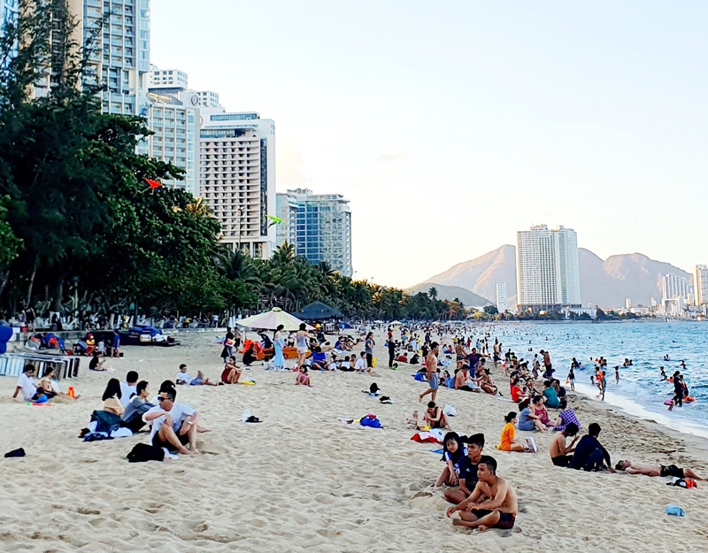 Từ 18g ngày 25, Khánh Hòa dừng một số hoạt động giải trí