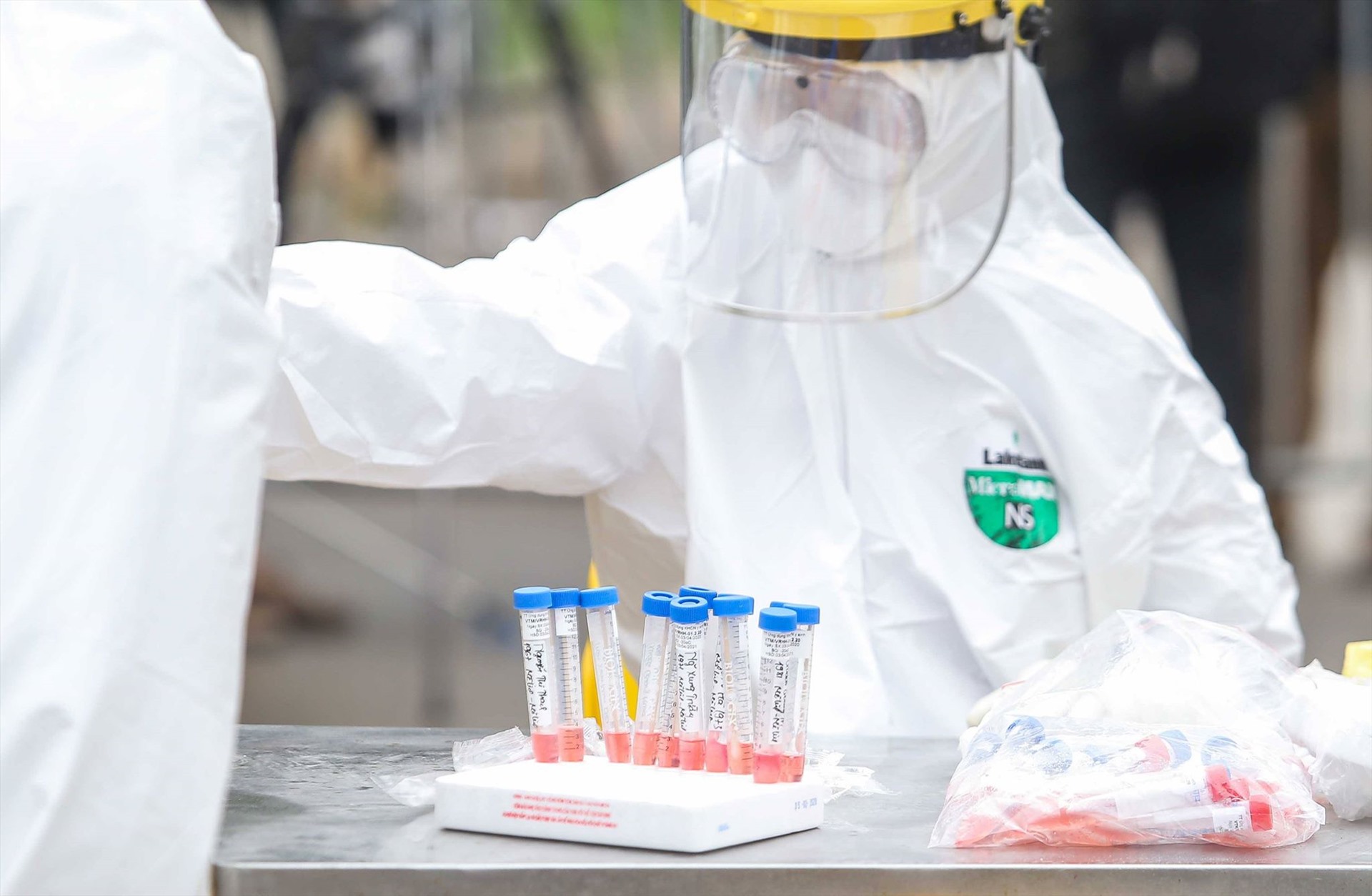 Nữ phiên dịch là F1 của chuyên gia Trung Quốc mắc COVID-19 có kết quả âm tính lần 1