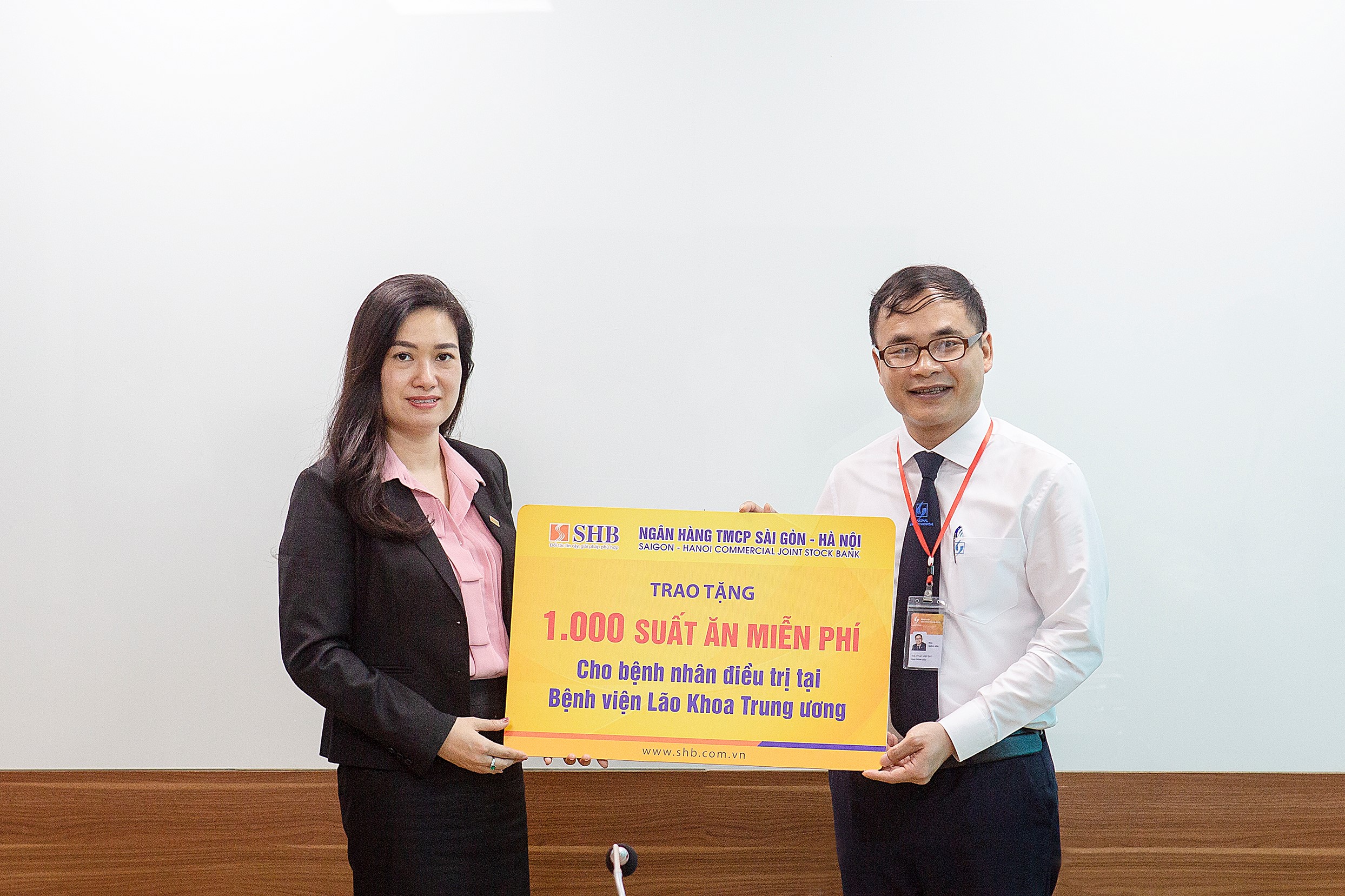 SHB ủng hộ 1.000 suất ăn cho bệnh nhân Bệnh viện Lão khoa Trung ương