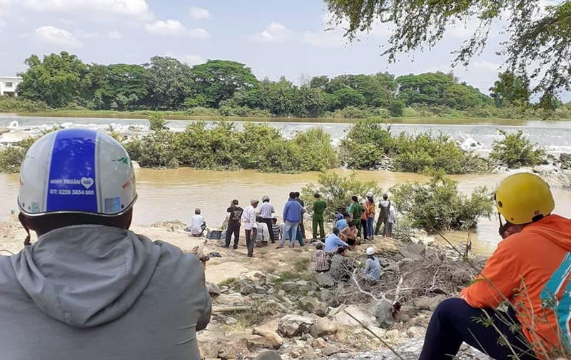 Thương tâm một học sinh đuối nước tại Ninh Thuận