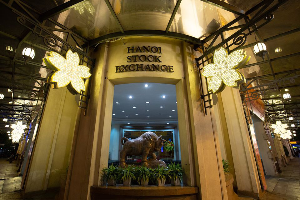 Giá trị vốn hóa thị trường niêm yết HNX tăng 3,2%