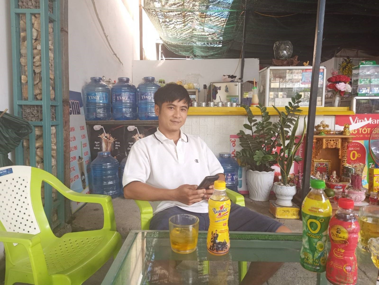 Thợ điện trúng 100 triệu đồng khi uống Number 1 “Tôi dành tiền điều trị ung thư cho ba”