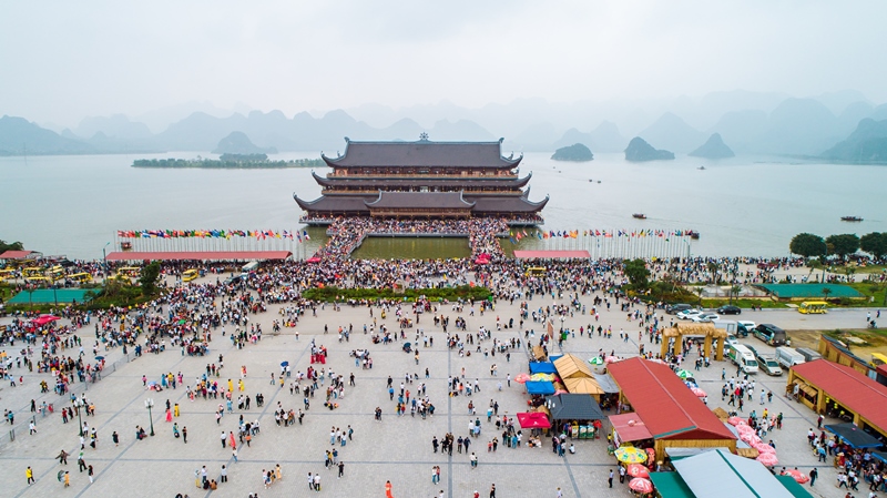 Nóng Nữ nhân viên chùa Tam Chúc dương tính SARS-CoV-2