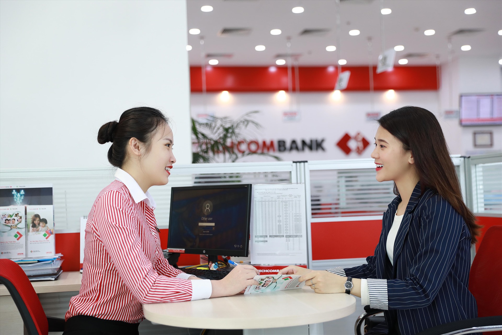 Vốn hóa Techcombank vượt BIDV nhờ giá cổ phiếu tăng liên tiếp
