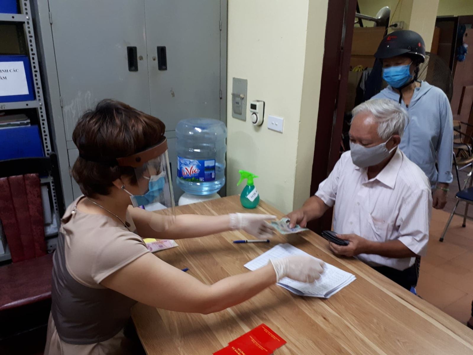 Đề xuất nâng mức hỗ trợ đóng BHXH cho người nghèo lên 50%