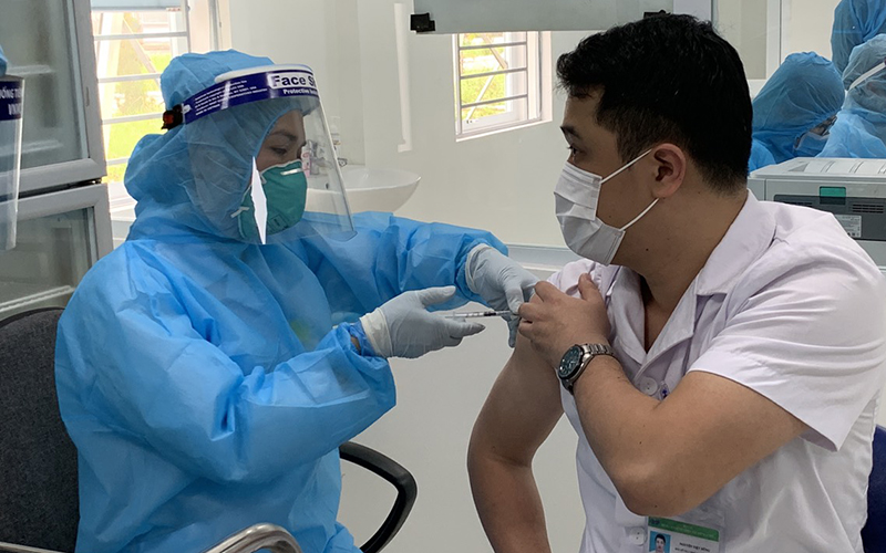 Bộ Y tế giao 5 bệnh viện đảm bảo an toàn tiêm chủng vaccine COVID-19